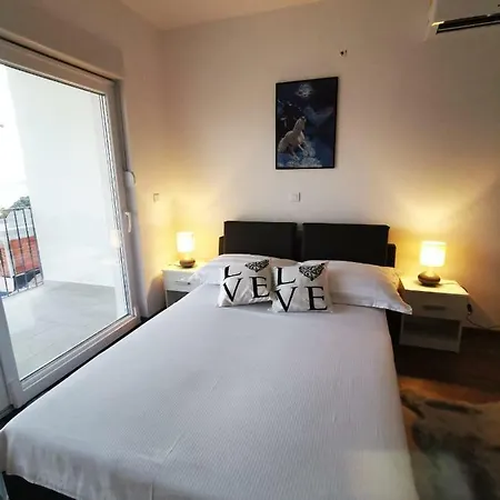 Charming - * Makarska